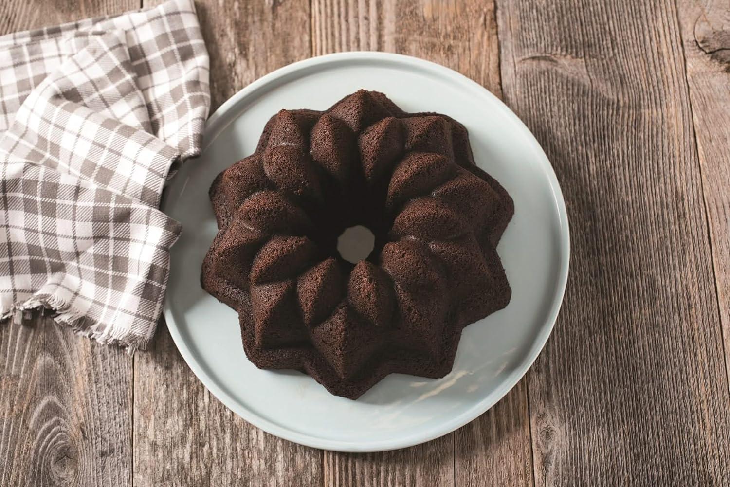 imageNordic Ware Vintage Star Bundt Cake Pan 10 cups Silver